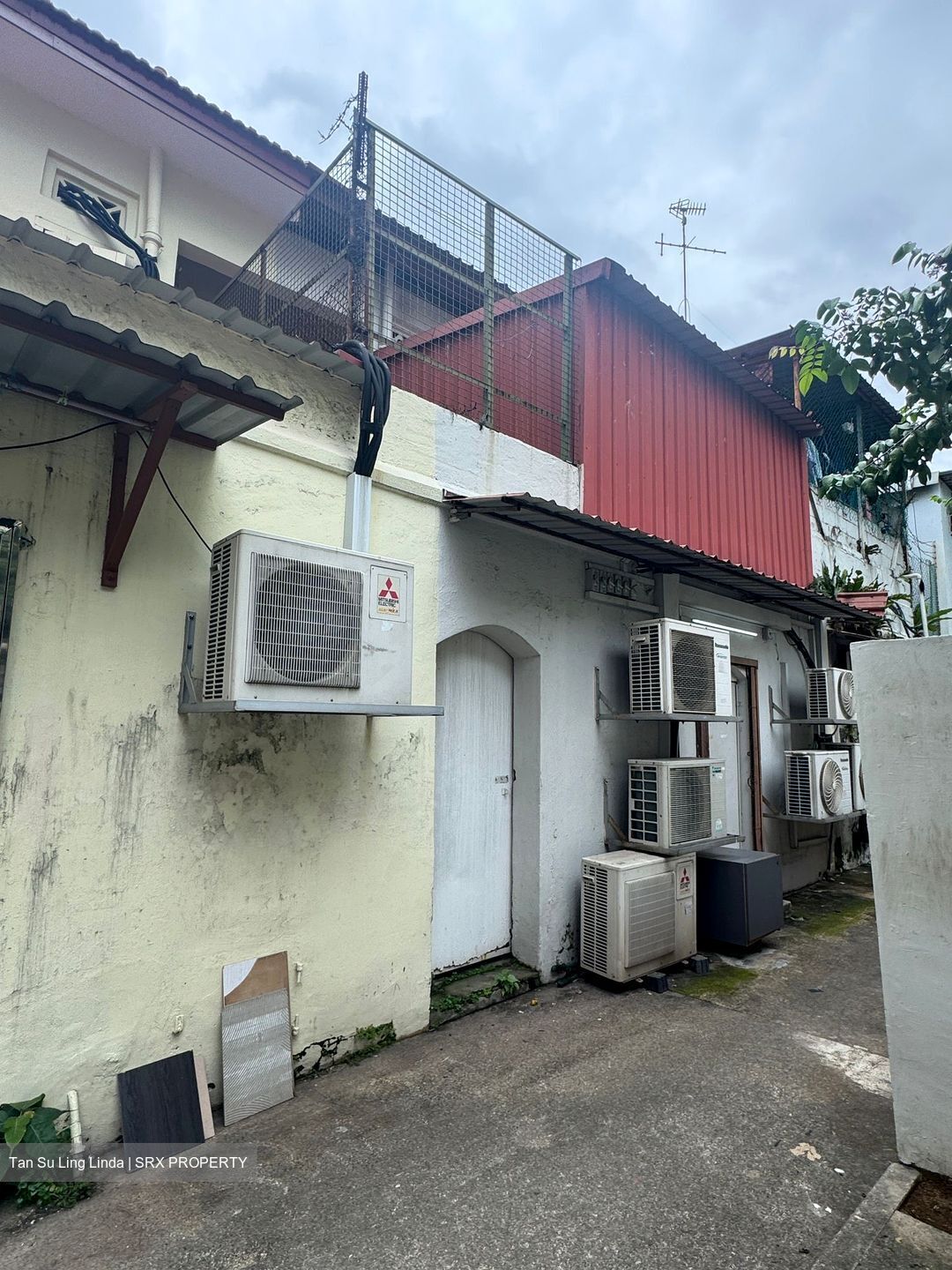 Sims Avenue (D14), Shop House #532347561
